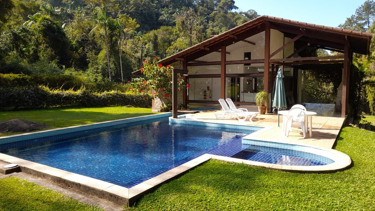 CASA NA SERRINHA DO ALAMBARI