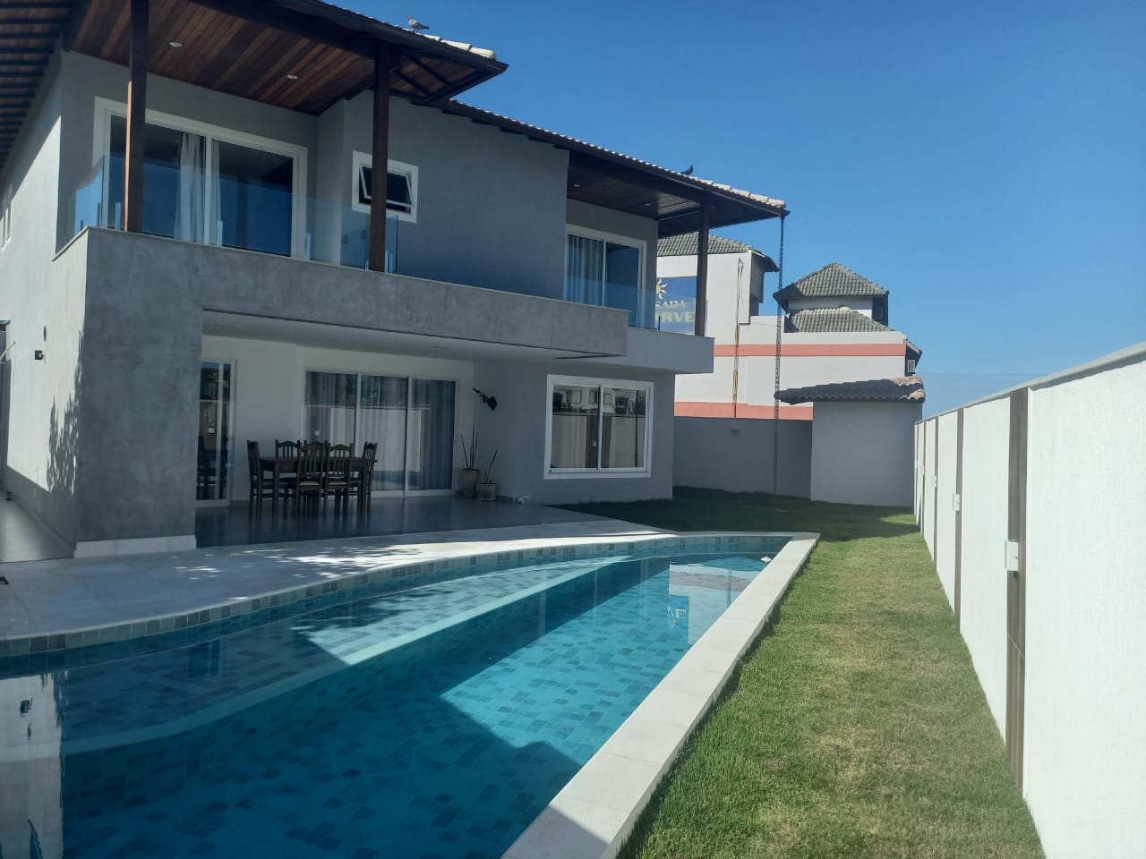 CASA C/PISCINA FRENTE PRAIA FOGUETE