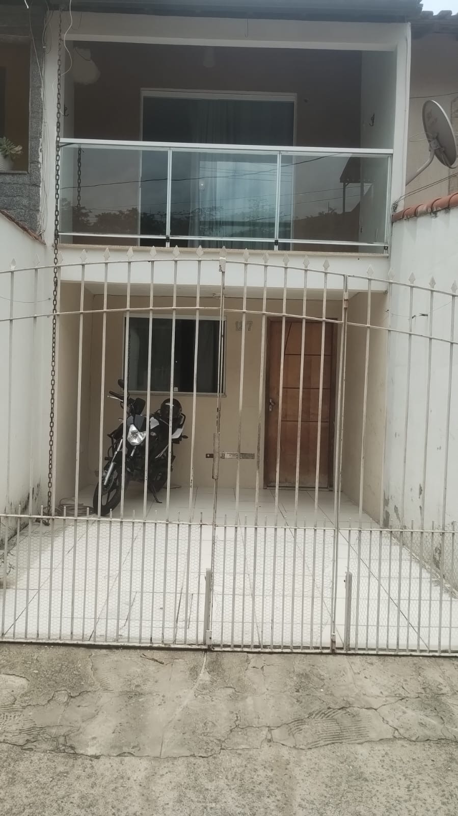 CASA COM SACADA 