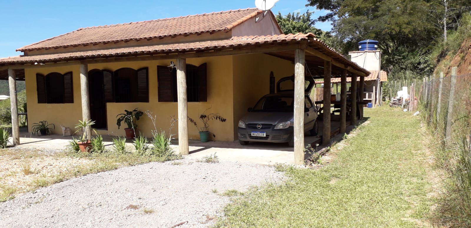 EXCELENTE CHÁCARA EM AMPARO C/LAGOA