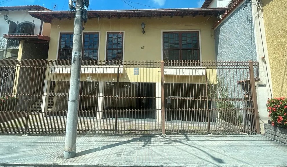CASA COM ELEVADOR