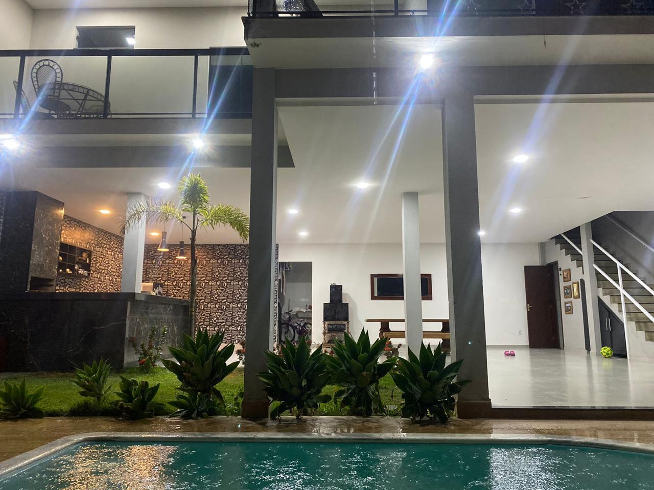 CASA C/ PISCINA 220m² - JARDIM REAL