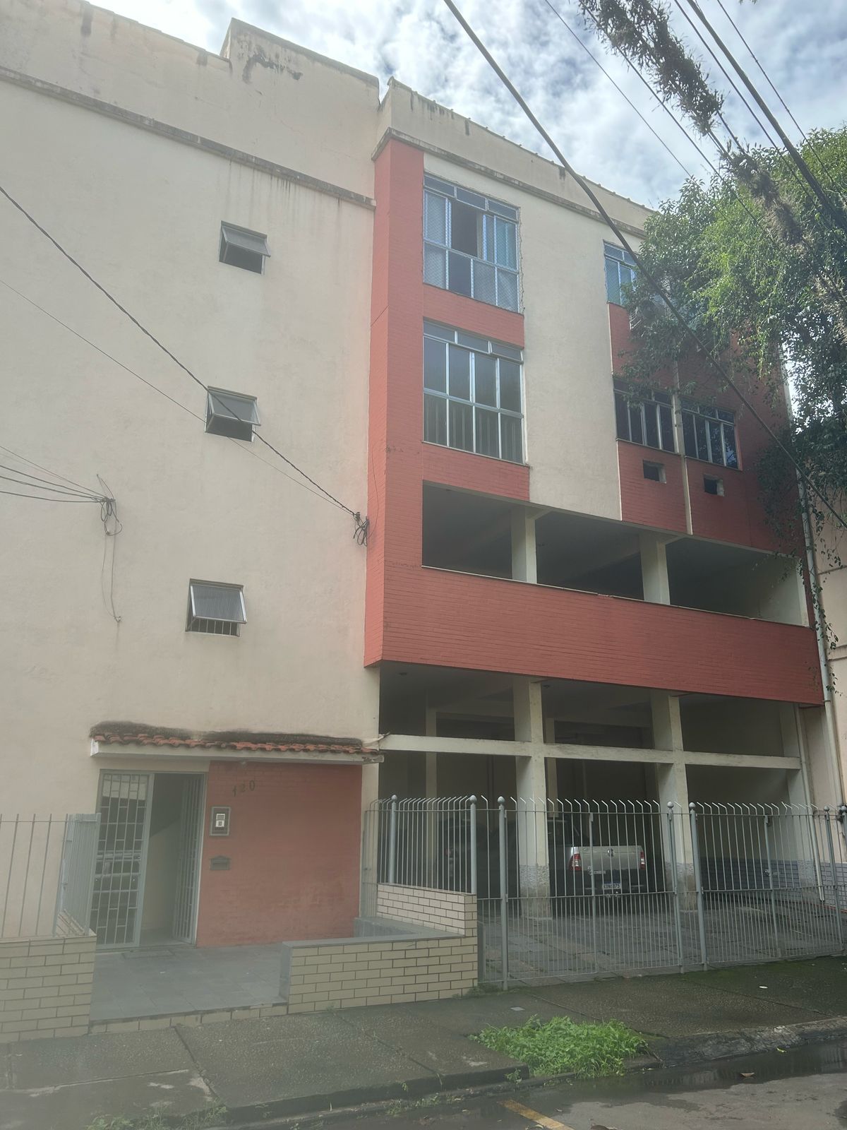APARTAMENTO ATERRADO
