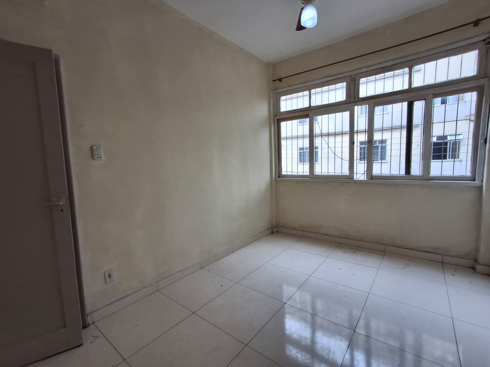 APARTAMENTO / EDIFÍCIO BANDEIRANTES